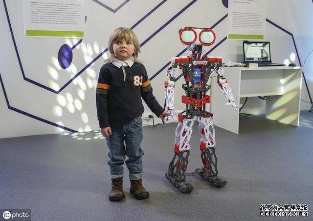 捷米机器人 | 人类未来会虐待社交机器人吗？